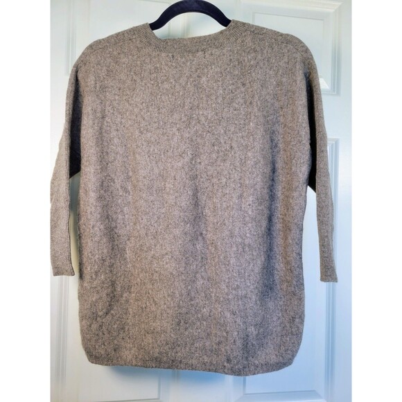 Subtle Luxury 100% Cashmere V-Neck 3/4 Dolman Sleeve Side Snap Sweater XS Gray - Picture 2 of 8